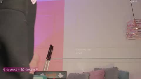 _tammarra_ online show from 10.10.25