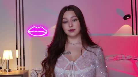 _tessa_may_ online show from 11.20.25