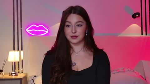 _tessa_may_ online show from 11.21.25