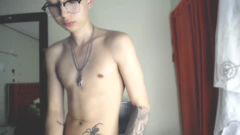 Snapshot of _thomas_hot_ chatting on 12.23.24 Thomas online show from 12.23.24