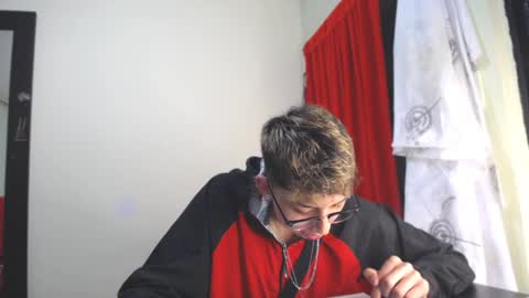 Snapshot of _thomas_hot_ chatting on 01.10.25 Thomas online show from 01.10.25