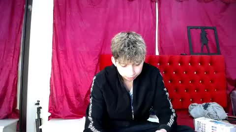 Snapshot of _thomas_hot_ chatting on 03.04.25 Thomas online show from 03.04.25