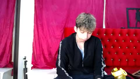 Snapshot of _thomas_hot_ chatting on 03.04.25 Thomas online show from 03.04.25