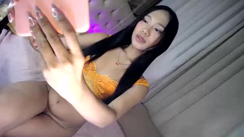 Snapshot of _ursweetapple_ chatting on 12.19.24 MS. apple online show from 12.19.24