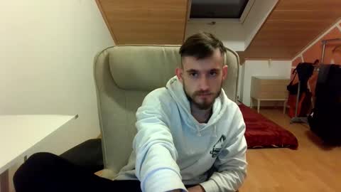 Snapshot of _v_l_a_d_ chatting on 02.02.25 Vlad online show from 02.02.25