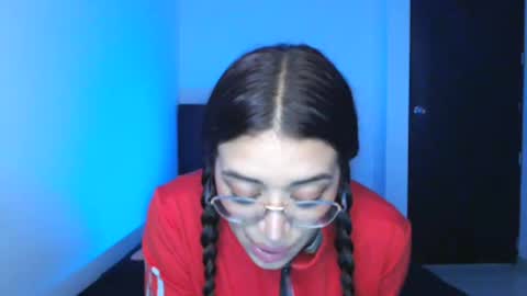 Snapshot of _valentinax_ chatting on 02.12.26 Vale online show from 02.12.26