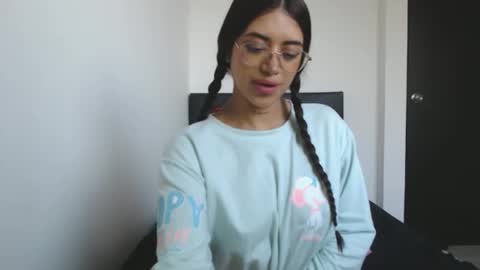 Snapshot of _valentinax_ chatting on 02.26.26 Vale online show from 02.26.26