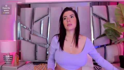 _valeria_saenz_ online show from 10.13.25