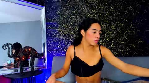 Valeria Montes online show from 10.15.25