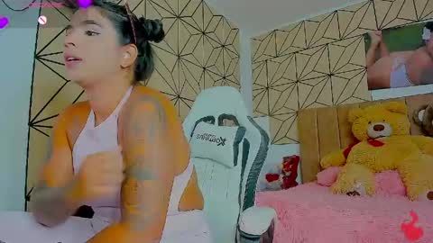 vane online show from 04.15.26