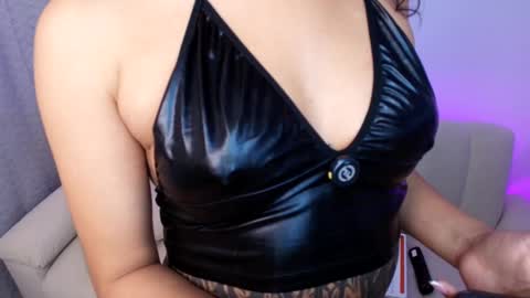 _velka_ online show from 12.17.25