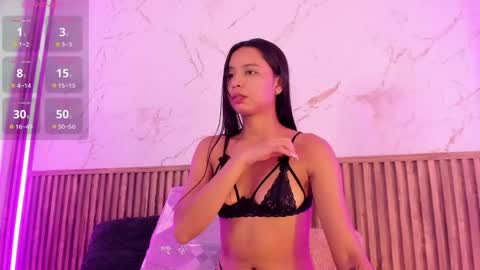 _victoriaclark online show from 06.04.26