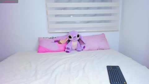 Violeta online show from 12.18.24