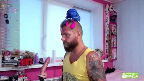 Wayan online show from 10.23.25