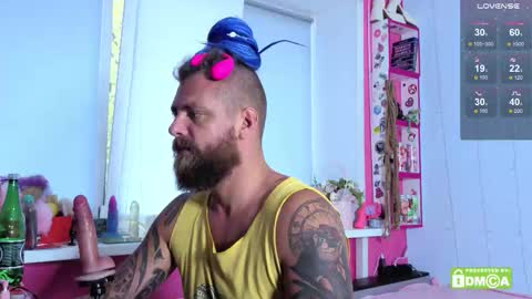 Wayan online show from 10.27.25