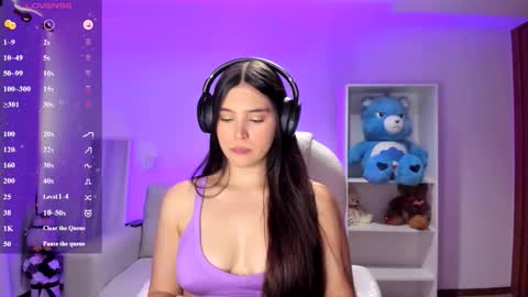 Snapshot of _wdreamgirl chatting on 10.21.25 Fernanda online show from 10.21.25