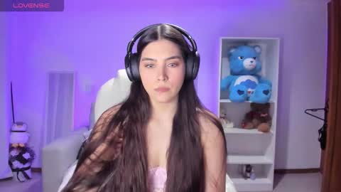 Snapshot of _wdreamgirl chatting on 11.25.25 Fernanda online show from 11.25.25