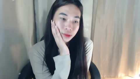 Snapshot of _yoursexwife_ chatting on 02.05.25 sheng online show from 02.05.25