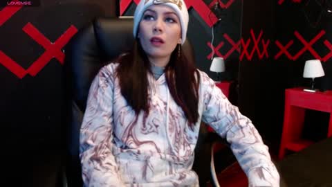 Yuyi online show from 01.22.25