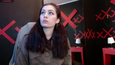 Yuyi online show from 01.31.25