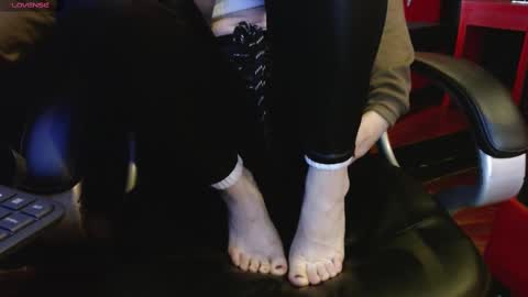 Yuyi online show from 03.08.25