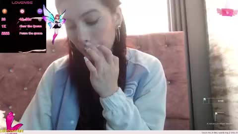 Yuyi online show from 11.28.25