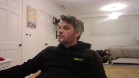 Snapshot of _zeus____ chatting on 01.11.25 Zeus online show from 01.11.25