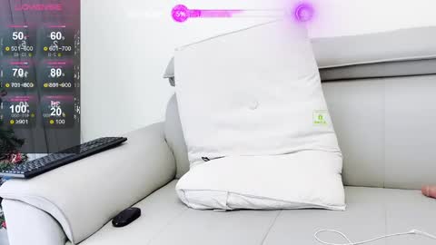 _zizi_ online show from 12.31.24