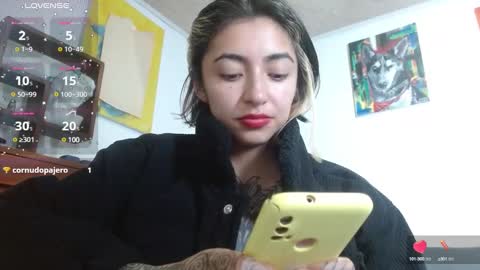 Snapshot of _zoebakers chatting on 01.23.25 Zoe online show from 01.23.25
