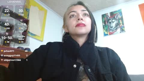 Snapshot of _zoebakers chatting on 01.29.25 Zoe online show from 01.29.25