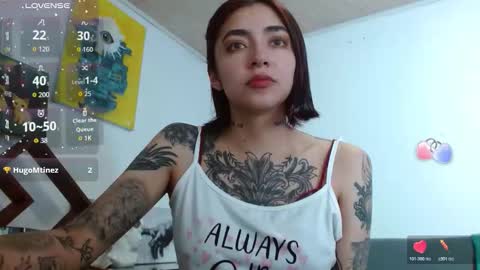 Snapshot of _zoebakers chatting on 10.29.25 Zoe online show from 10.29.25