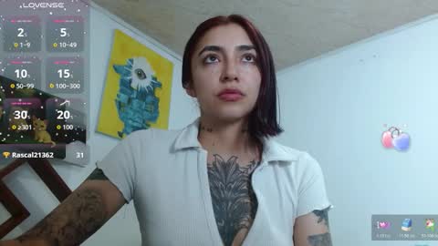 Snapshot of _zoebakers chatting on 11.21.25 Zoe online show from 11.21.25