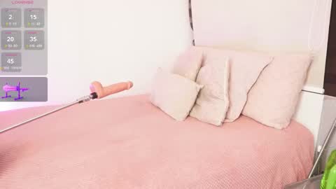 Snapshot of a__vanellopecute chatting on 10.28.25 Alexandra online show from 10.28.25