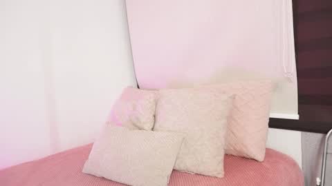 Snapshot of a__vanellopecute chatting on 10.29.25 Alexandra online show from 10.29.25