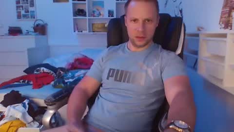 Snapshot of aaaandzzz chatting on 12.09.24 Long distance cumshot online show from 12.09.24