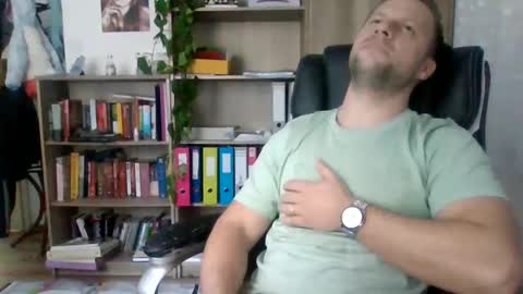 Snapshot of aaaandzzz chatting on 02.27.25 Long distance cumshot online show from 02.27.25