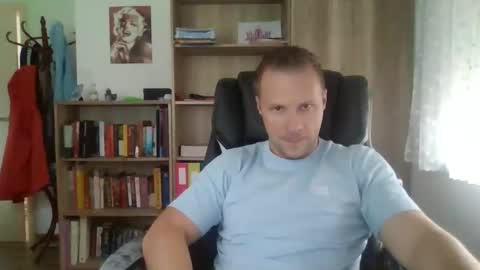 Snapshot of aaaandzzz chatting on 09.16.25 Long distance cumshot online show from 09.16.25