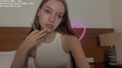 Snapshot of aaangel_dust chatting on 02.27.26 aaangel_dust online show from 02.27.26