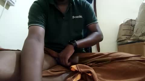 Snapshot of aachujos97 chatting on 10.20.25 Aachujos online show from 10.20.25