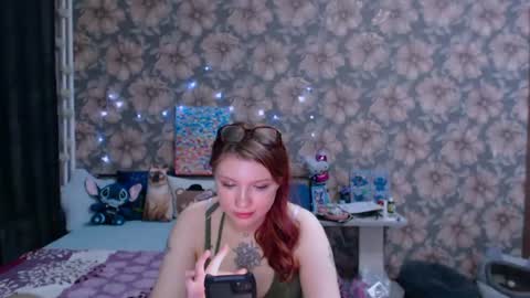 Snapshot of aalicebubble chatting on 06.19.26 Alice online show from 06.19.26