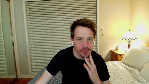 Snapshot of aanal341330 chatting on 12.20.25 Kris online show from 12.20.25