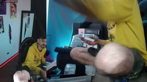 aaron_malikk online show from 04.25.26