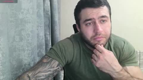Snapshot of aaron_royal chatting on 10.06.25 Davin tayl online show from 10.06.25
