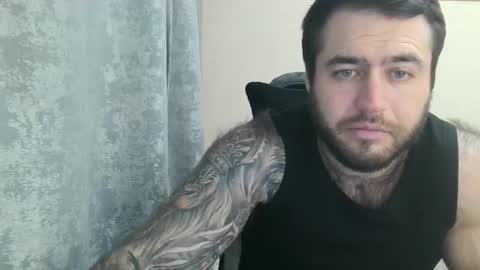 Snapshot of aaron_royal chatting on 10.14.25 Davin tayl online show from 10.14.25