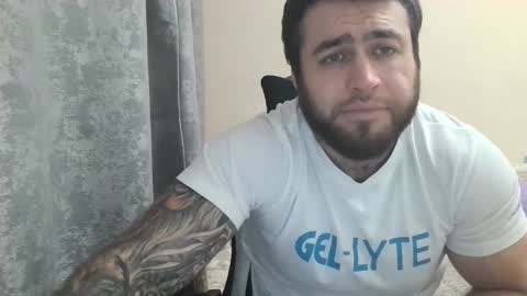 Snapshot of aaron_royal chatting on 10.28.25 Davin tayl online show from 10.28.25