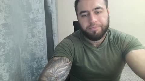 Snapshot of aaron_royal chatting on 10.30.25 Davin tayl online show from 10.30.25