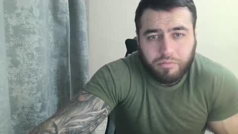 Snapshot of aaron_royal chatting on 11.04.25 Davin tayl online show from 11.04.25