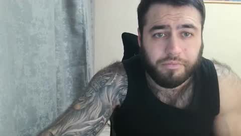 Snapshot of aaron_royal chatting on 11.11.25 Davin tayl online show from 11.11.25