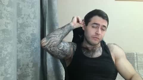 Snapshot of aaron_royal chatting on 11.22.25 Davin tayl online show from 11.22.25