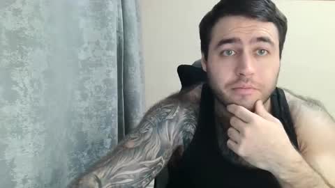 Snapshot of aaron_royal chatting on 12.02.25 Davin tayl online show from 12.02.25